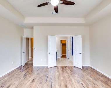 1549 Hamiltons Way - Photo Thumbnail 13