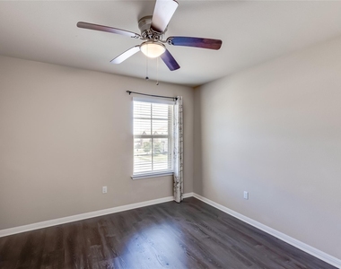 1549 Hamiltons Way - Photo Thumbnail 23