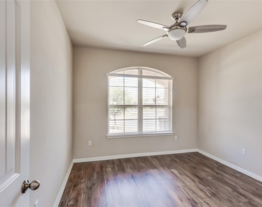 1549 Hamiltons Way - Photo Thumbnail 19
