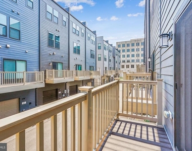 845 King Farm Boulevard - Photo Thumbnail 7