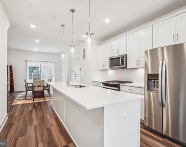 845 King Farm Boulevard - Photo Thumbnail 5