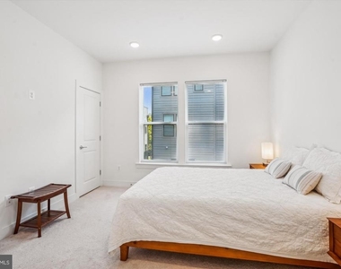 845 King Farm Boulevard - Photo Thumbnail 34