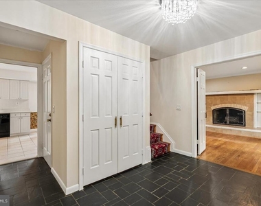 11119 Lamplighter Lane - Photo Thumbnail 5
