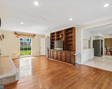 11119 Lamplighter Lane - Photo Thumbnail 7