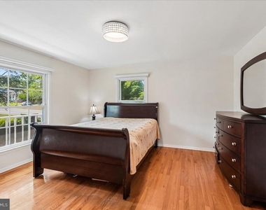 11119 Lamplighter Lane - Photo Thumbnail 15
