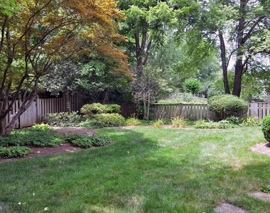7208 Marbury Road - Photo Thumbnail 19
