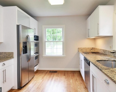 7208 Marbury Road - Photo Thumbnail 7