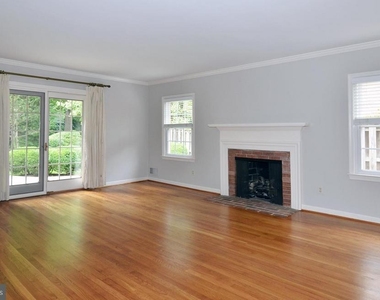 7208 Marbury Road - Photo Thumbnail 10