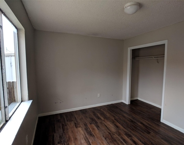 1603 Onion Creek Village Dr - Photo Thumbnail 6