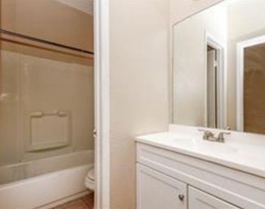 2505 W Slaughter Ln - Photo Thumbnail 5