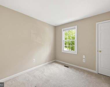 15622 Cliff Swallow Way - Photo Thumbnail 14