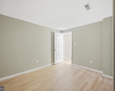15622 Cliff Swallow Way - Photo Thumbnail 20
