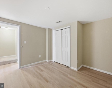 15622 Cliff Swallow Way - Photo Thumbnail 21