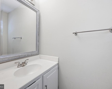15622 Cliff Swallow Way - Photo Thumbnail 8