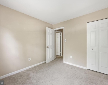 15622 Cliff Swallow Way - Photo Thumbnail 15