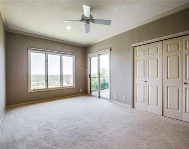 114 Paragon Ct - Photo Thumbnail 7