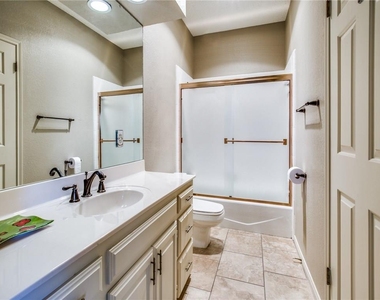 114 Paragon Ct - Photo Thumbnail 8