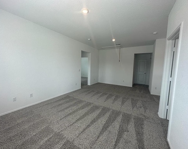 160 River Rise Rd - Photo Thumbnail 5