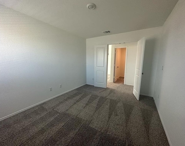160 River Rise Rd - Photo Thumbnail 7