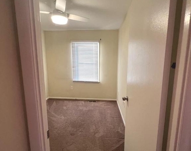 195 Stonegate Drive - Photo Thumbnail 24