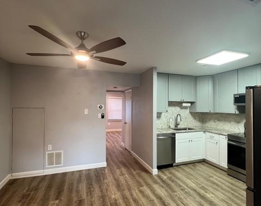 195 Stonegate Drive - Photo Thumbnail 11