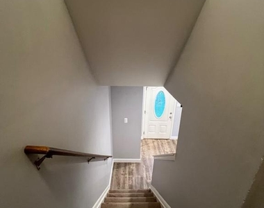 195 Stonegate Drive - Photo Thumbnail 14