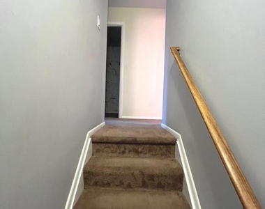 195 Stonegate Drive - Photo Thumbnail 15