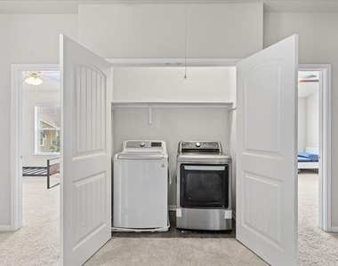516 E Slaughter Ln - Photo Thumbnail 26