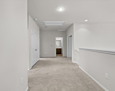 516 E Slaughter Ln - Photo Thumbnail 27