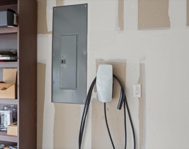 516 E Slaughter Ln - Photo Thumbnail 20