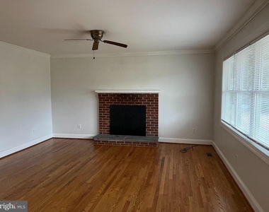 810 Wisteria Drive - Photo Thumbnail 3