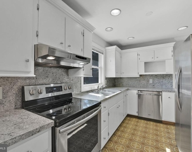 810 Wisteria Drive - Photo Thumbnail 27