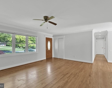 810 Wisteria Drive - Photo Thumbnail 8