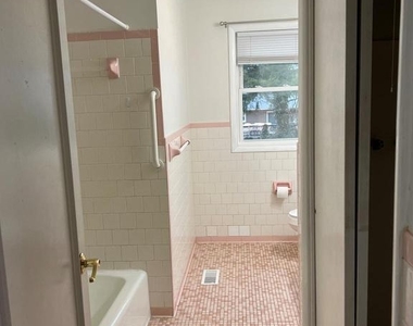 810 Wisteria Drive - Photo Thumbnail 13