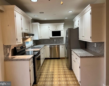 810 Wisteria Drive - Photo Thumbnail 11