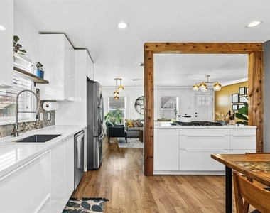 5314 Avenue H St - Photo Thumbnail 7