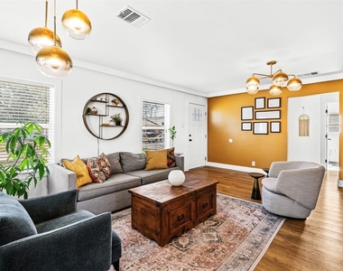 5314 Avenue H St - Photo Thumbnail 1
