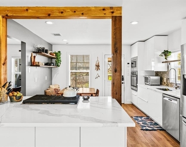 5314 Avenue H St - Photo Thumbnail 4