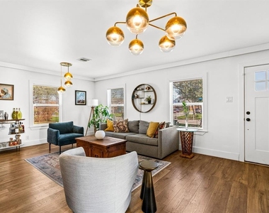 5314 Avenue H St - Photo Thumbnail 2