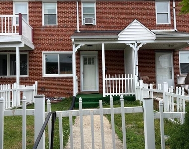 1542 Becklow Avenue - Photo Thumbnail 1