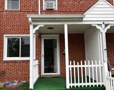 1542 Becklow Avenue - Photo Thumbnail 17