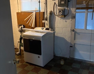 1542 Becklow Avenue - Photo Thumbnail 15