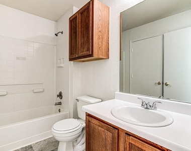 7505 Aspen Brook Dr - Photo Thumbnail 14