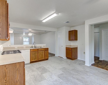 7505 Aspen Brook Dr - Photo Thumbnail 5