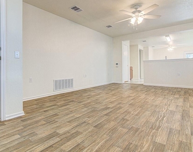 7505 Aspen Brook Dr - Photo Thumbnail 2