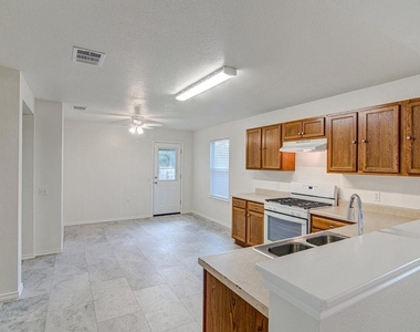 7505 Aspen Brook Dr - Photo Thumbnail 3