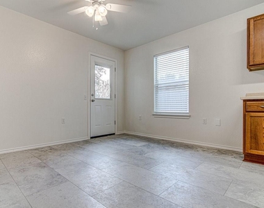 7505 Aspen Brook Dr - Photo Thumbnail 6