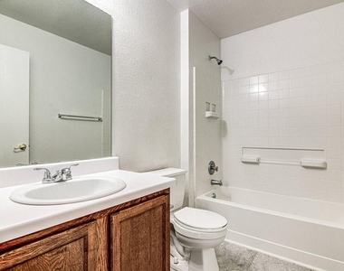 7505 Aspen Brook Dr - Photo Thumbnail 9