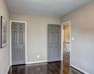 1115 N Marlyn Avenue - Photo Thumbnail 9