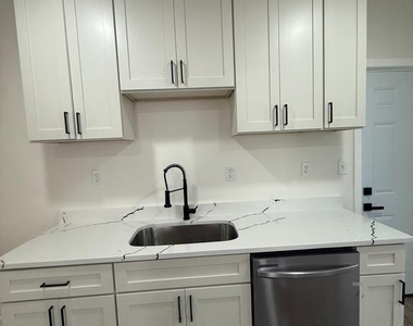 808 Winston Avenue - Photo Thumbnail 6